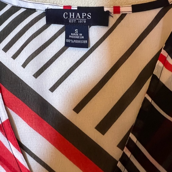 CHAPS sleeveless blouse. Beautiful red, white and black striped pattern - Picture 2 of 3